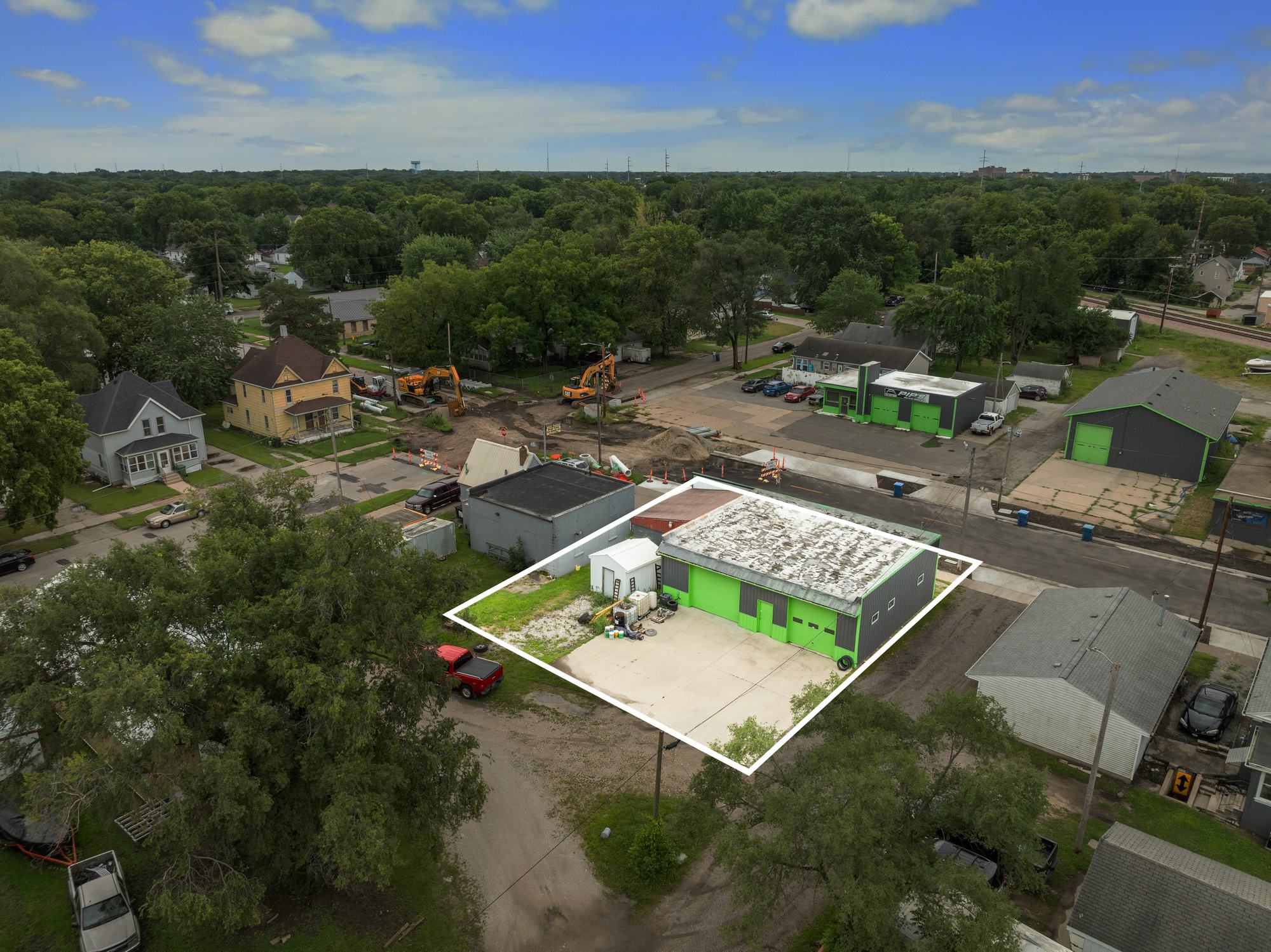 Prime Automotive Real Estate Opportunities in Waterloo, Iowa: A Comprehensive Guide for Used Car Dealerships and Service Stations